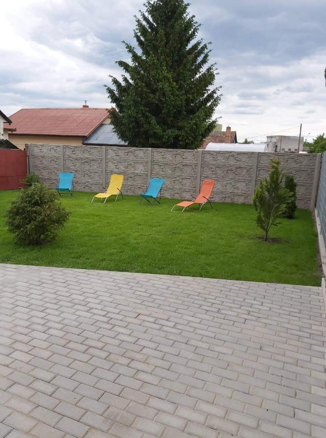 Bekivi Apartmany Dunajská Streda Exteriör bild