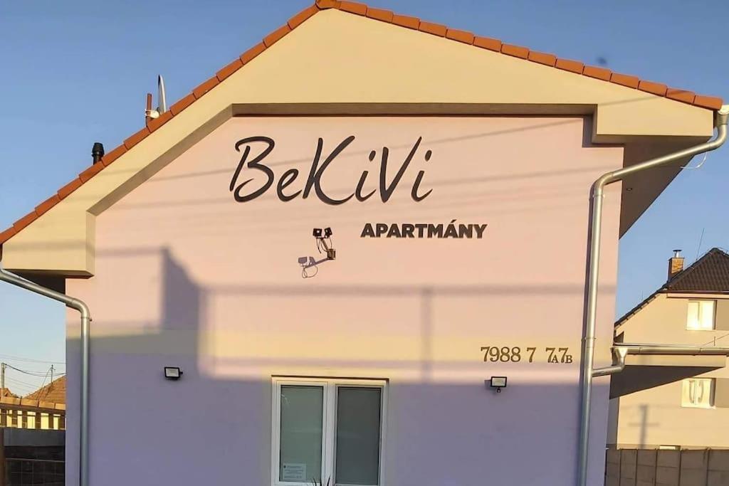 Bekivi Apartmany Dunajská Streda Exteriör bild