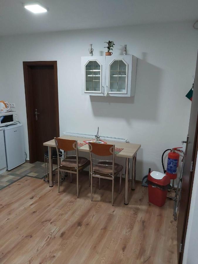 Bekivi Apartmany Dunajská Streda Exteriör bild