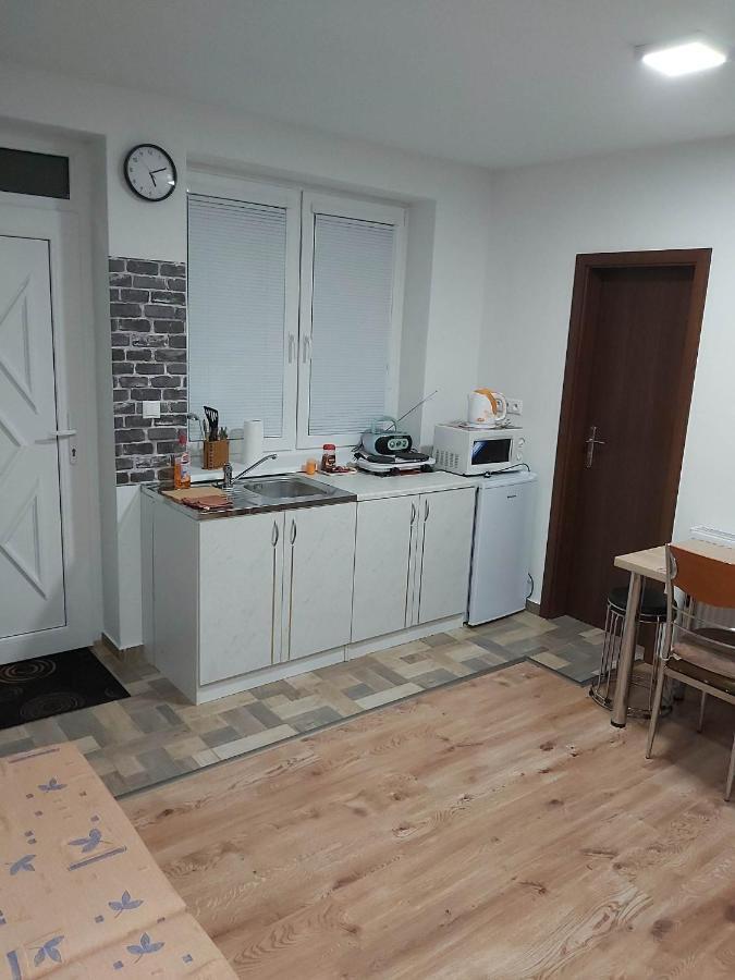 Bekivi Apartmany Dunajská Streda Exteriör bild