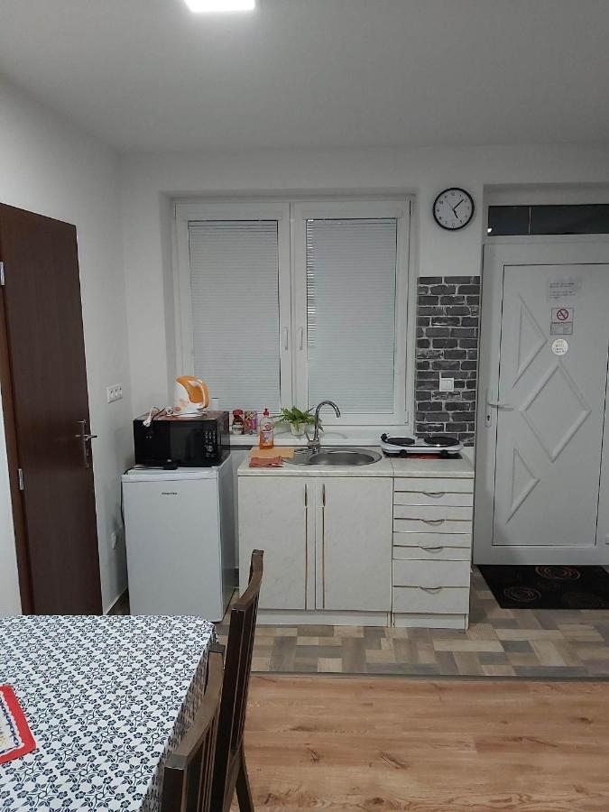 Bekivi Apartmany Dunajská Streda Exteriör bild