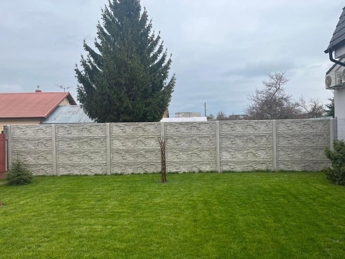 Bekivi Apartmany Dunajská Streda Exteriör bild