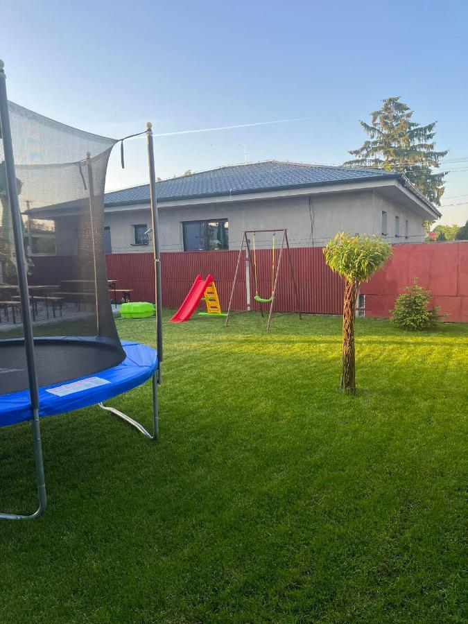 Bekivi Apartmany Dunajská Streda Exteriör bild